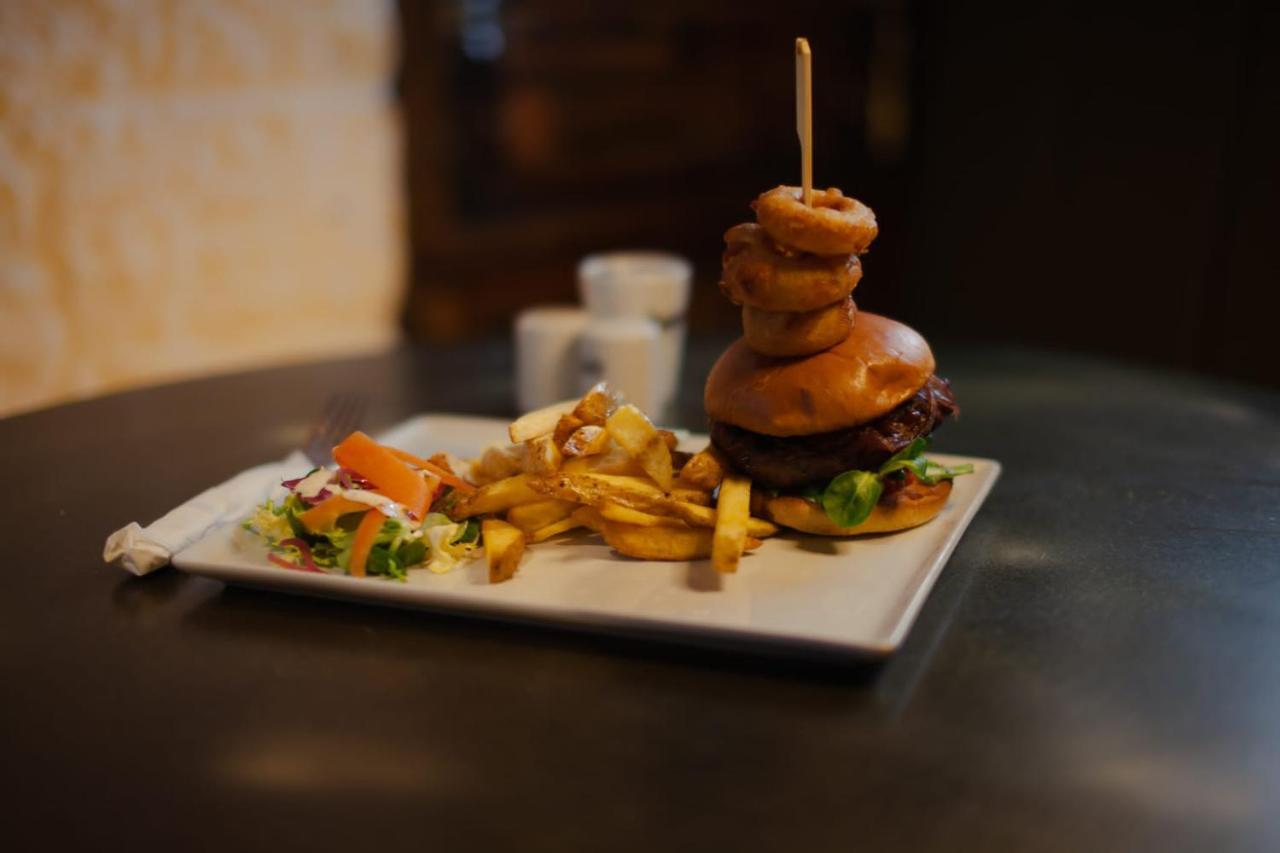 Salutation Hotel 킨로스 외부 사진